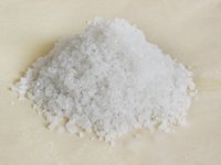 工業鹽非法流通案告破，日化產品制造隱患引關注